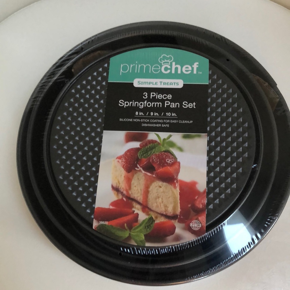 Springform baking pan set- 3 piece.  New in package.  Never opened or used